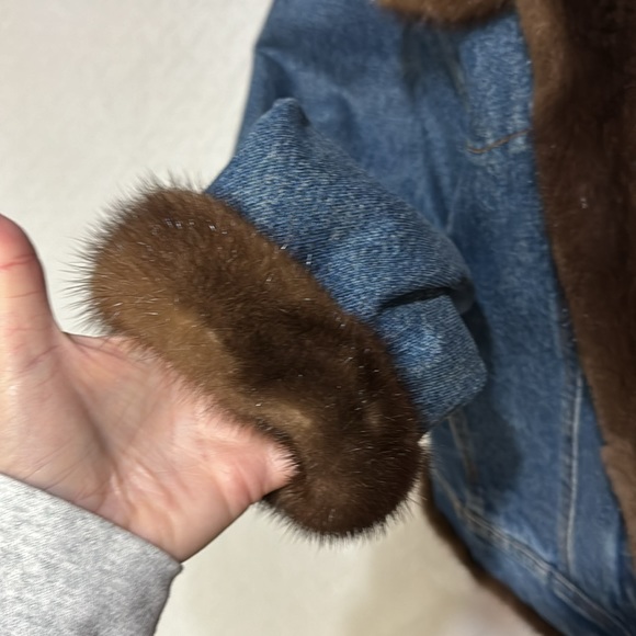 Custom Genuine Mink Lined Jean Jacket XL Pit To Pit 20” Shoulder To Waist 23” - Picture 6 of 9